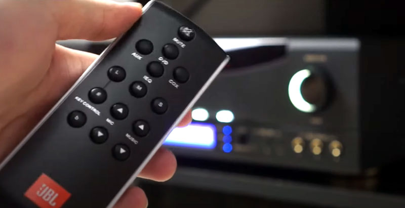 Amply karaoke JBL RMA-220A