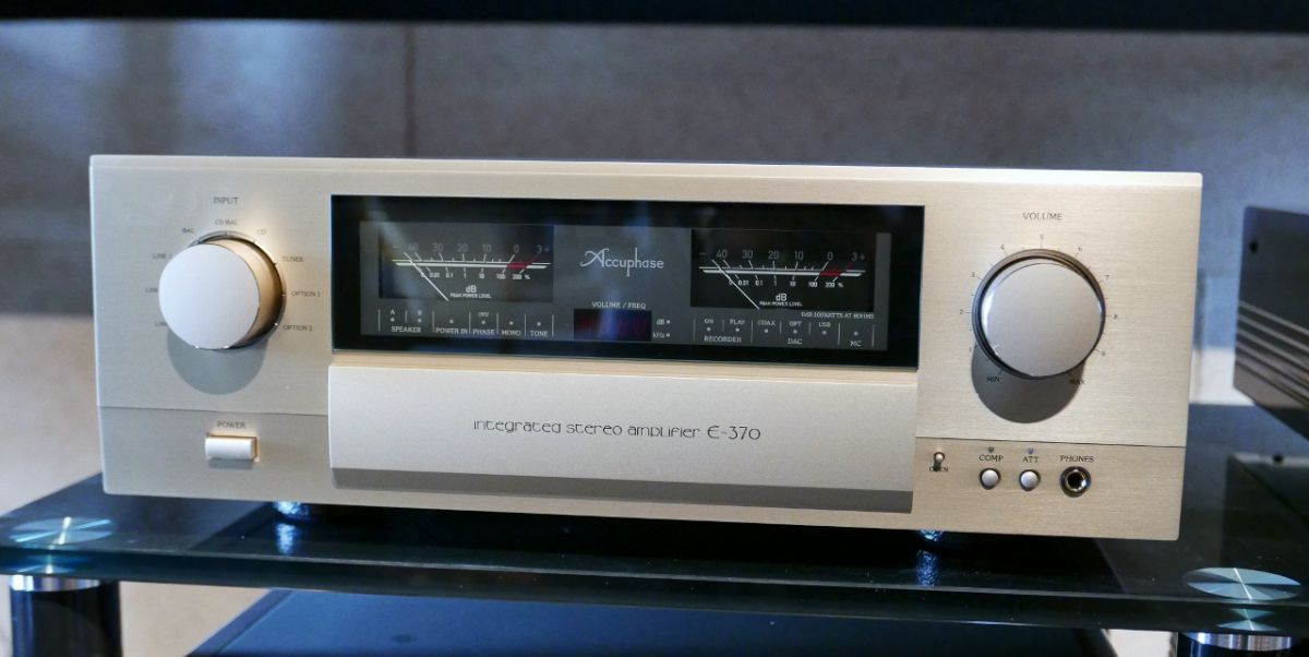 Amply Accuphase E370