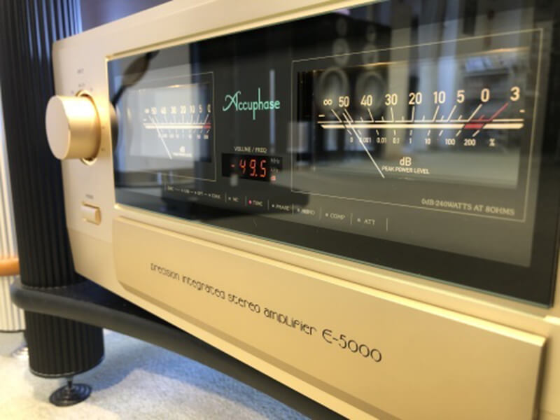 Amply Accuphase E5000