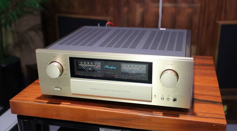 Amply Accuphase E370