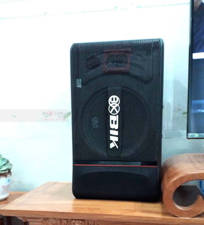 Loa BIK BJ S886II là dòng loa thương hiệu Nhật, là hệ thống 2 đường tiếng, sử dụng củ bass 25cm, công suất cực đại 880W phù hợp với không gian 15-20m2