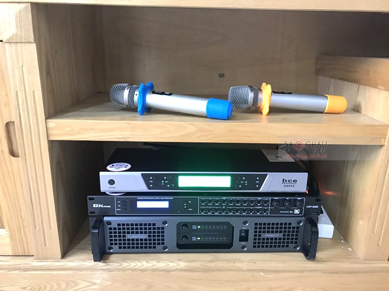 Cục đẩy SAE Lexpro PXM7 kết hợp với vang số chỉnh cơ Bksound DSP-9000 giữ nhiệm vụ xử lý và khuếch đại âm thanh ra loa, hạn chế tối đa những tạp âm, méo tiếng hay hiện tượng hú rít