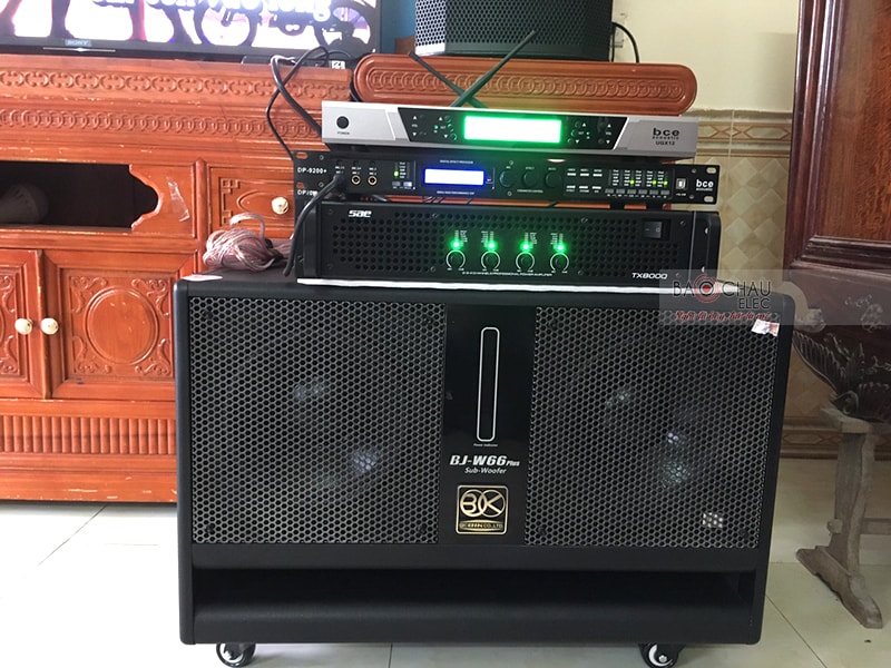 Cục đẩy 4 kênh SAE TX800Q kết hợp với vang số BCE DP 9200+ đóng vai trò chống hú rít, khuếch đại và xử lý âm thanh ra loa hay nhất