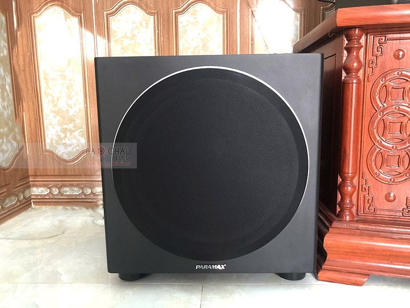Sub điện Paramax 1000 New là dòng sản phẩm mang thương hiệu Việt, trang bị củ bass 30cm, mạch khuếch đại Class D công suất 500W, cho âm trầm sâu chắc, uy lực