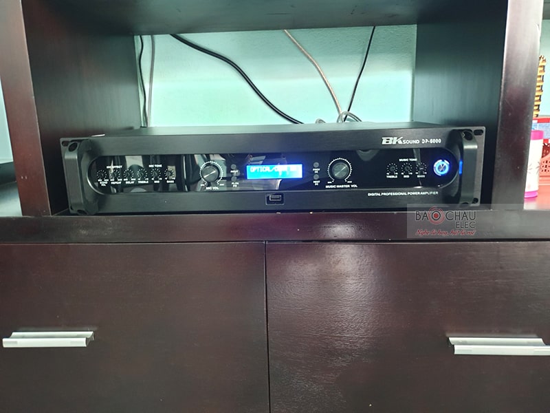 Đẩy liền vang kèm micro không dây BKsound DP6000 - thiết bị 3 trong 1, nhỏ gọn, tiện lợi, dễ sử dụng, phù hợp với nhiều không gian giải trí khác nhau cho phòng từ 20 - 30m2