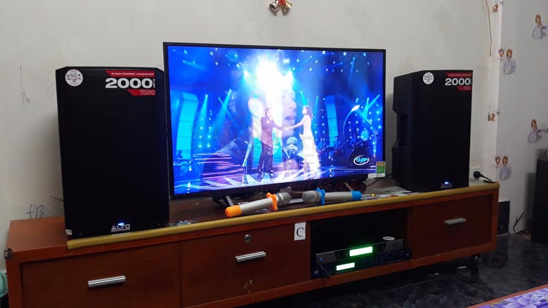 Lắp đặt dàn karaoke hay 25 triệu cho gia đình anh Bách - Phú Nhuận