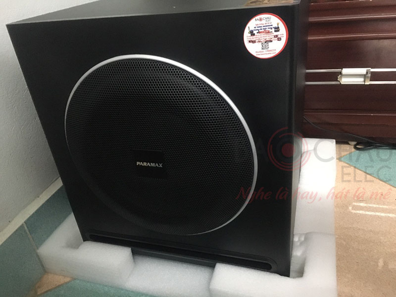 Loa sub điện Paramax SUB1000 New được trang bị củ bass 30cm, thiết kế cuộn dây và nam châm từ, mạch Class D công suất 500W mang đến những dải trầm được tái tạo mạnh mẽ, chi tiết