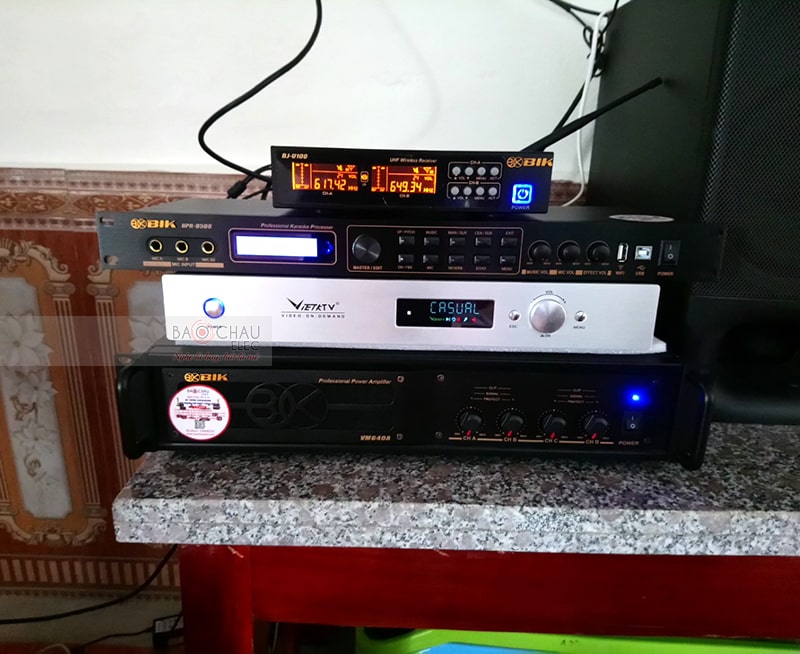 Cục đẩy BIK VM 620A kết hợp với vang số BIK BPR-8500 đóng vai trò chống hú rít, khuếch đại và xử lý âm thanh ra loa cực hay