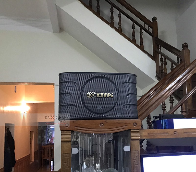 Loa karaoke BIK BJ-S668 sở hữu vóc dáng nhỏ gọn nên khá dễ dàng vận chuyển và lắp đặt trong mọi không gian giải trí