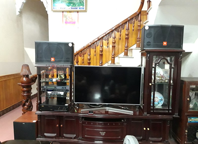 Tổng thể dàn karaoke của gia đình anh Đức sau khi được đội ngũ kỹ thuật viên của Bảo Châu Elec Thanh Hóa lắp đặt hoàn thiện