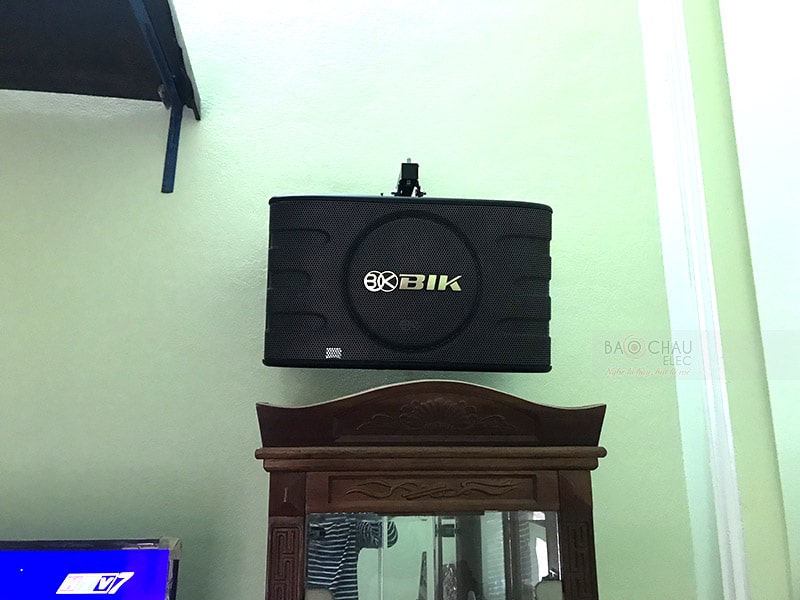 Loa BIK BJ-S668 là hệ thống 2 đường tiếng, sử dụng 1 củ bass 25cm và 2 củ treble 7.7cm, cho âm thanh đầy đủ các dải, thể hiện tốt nhiều dòng nhạc