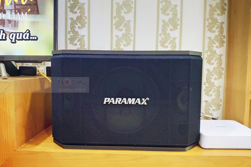 Loa karaoke Paramax K850 New được thiết kế theo phong cách hiện đại, vóc dáng nhỏ gọn, bề mặt sử dụng tone màu đen làm chỉ đạo
