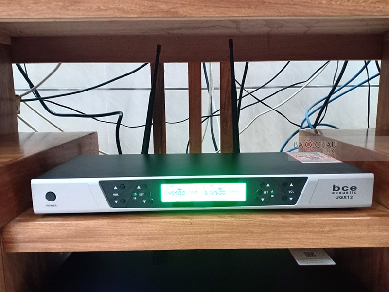Micro BCE UGX12 cho chất âm trong trẻo, có độ dày tạo nên sự khỏe khoắn, chắc chắn