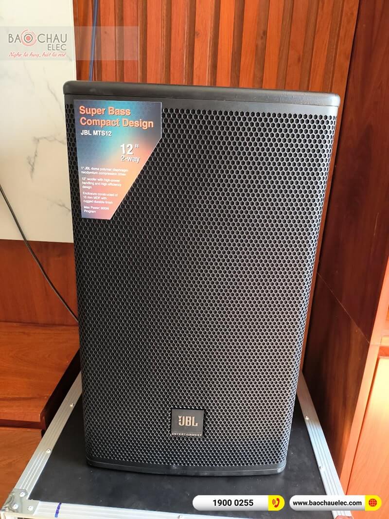 Lắp đặt d&agrave;n karaoke trị gi&aacute; gần 100 triệu cho chị Linh tại H&agrave; Nội