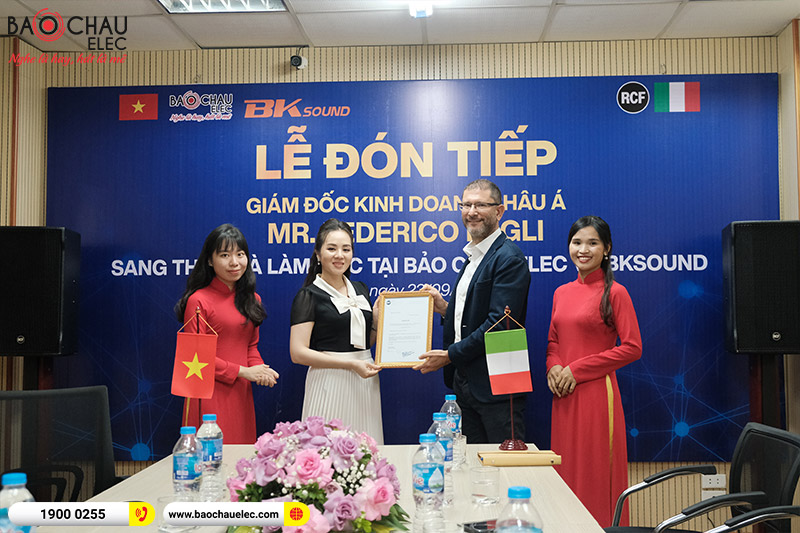 Giám đốc RCF khu vực Châu Á Mr.Federico Lugli có chuyến ghé thăm và làm việc tại Bảo Châu Elec