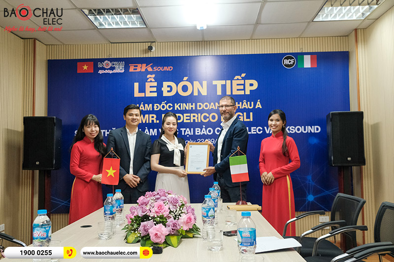 Giám đốc RCF khu vực Châu Á Mr.Federico Lugli có chuyến ghé thăm và làm việc tại Bảo Châu Elec