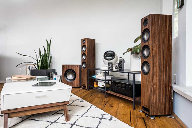Loa Jamo S809 dễ dàng phối ghép với nhiều không gian giải trí