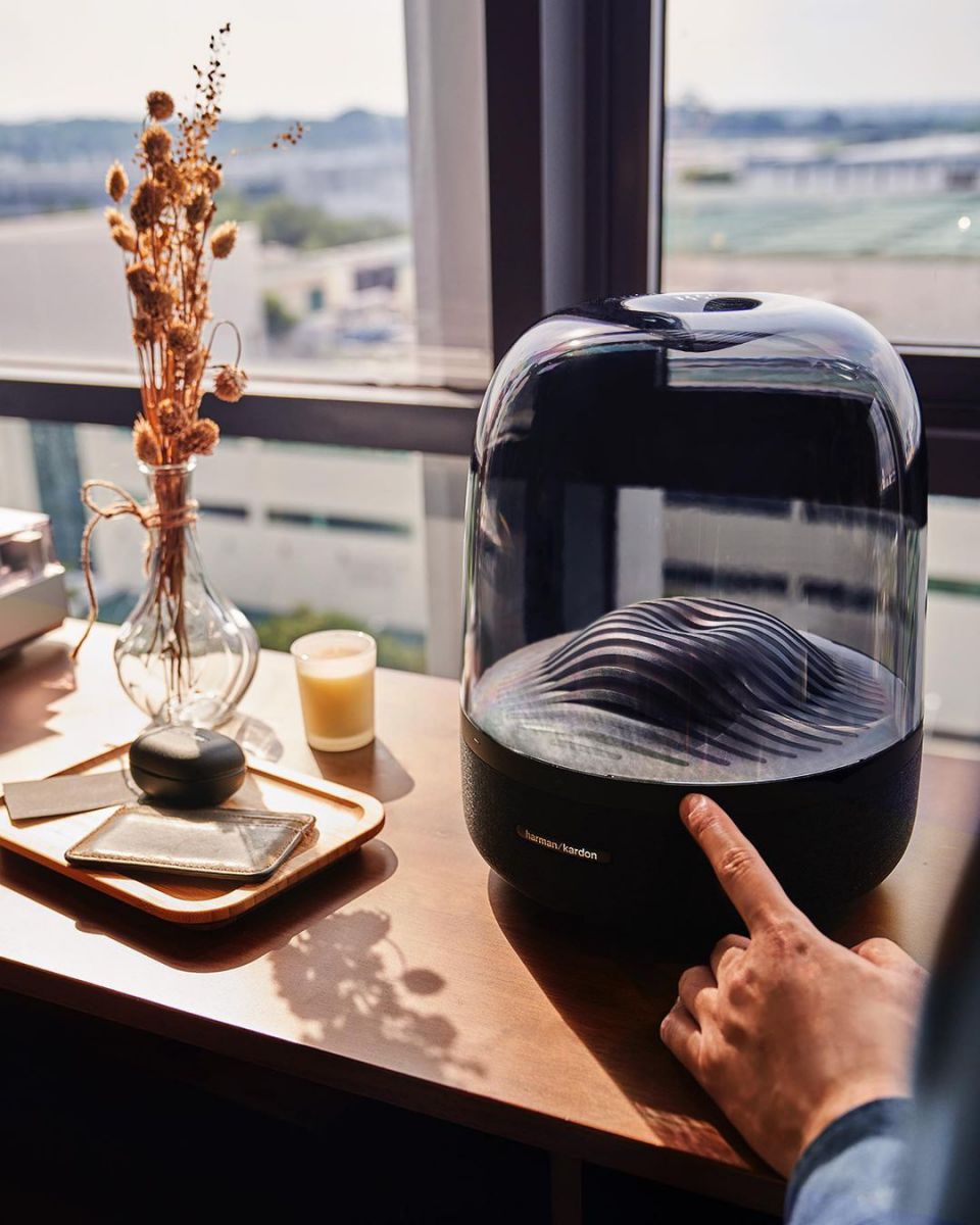 Loa Harman Kardon Aura Studio 3