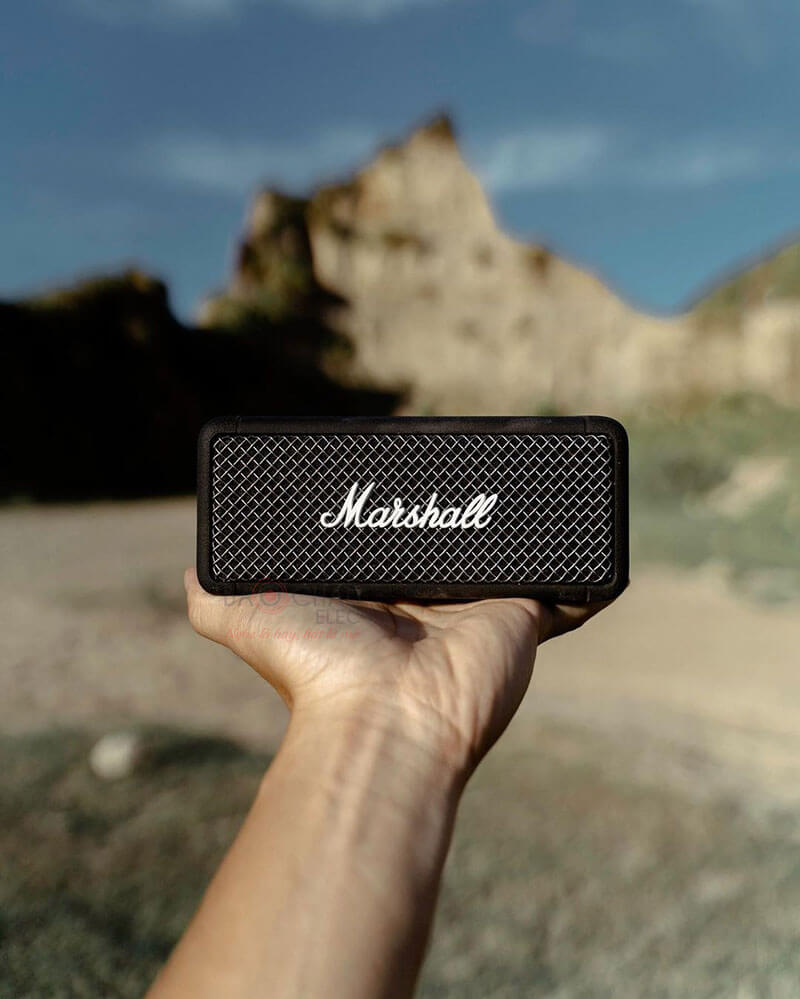 Loa Marshall Emberton