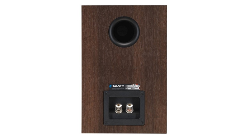Loa Tannoy Mercury 7.2 thiết kế nhỏ gọn, hệ thống cổng kết nối bố trí khoa học