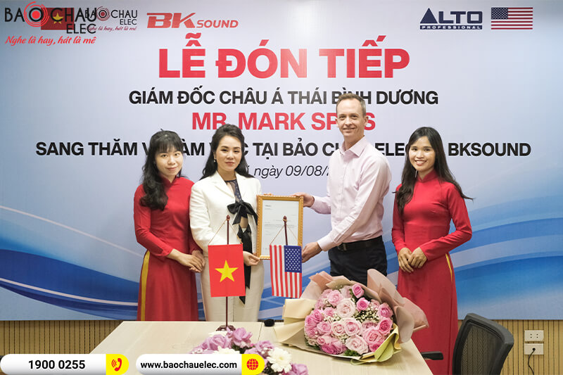 Giám Đốc Alto Professional khu vực Châu Á Thái Bình Dương Mr. Mark Spies sang thăm và làm việc tại Bảo Châu Elec