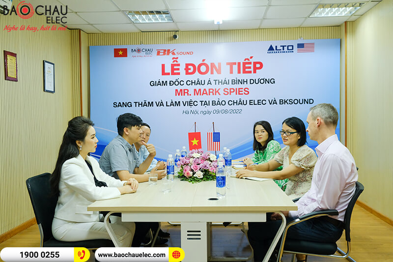 Giám Đốc Alto Professional khu vực Châu Á Thái Bình Dương Mr. Mark Spies sang thăm và làm việc tại Bảo Châu Elec