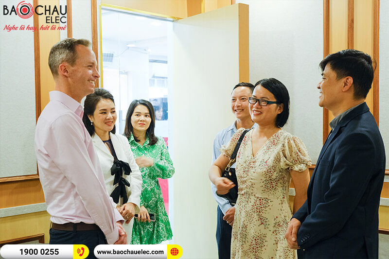 Giám Đốc Alto Professional khu vực Châu Á Thái Bình Dương Mr. Mark Spies sang thăm và làm việc tại Bảo Châu Elec