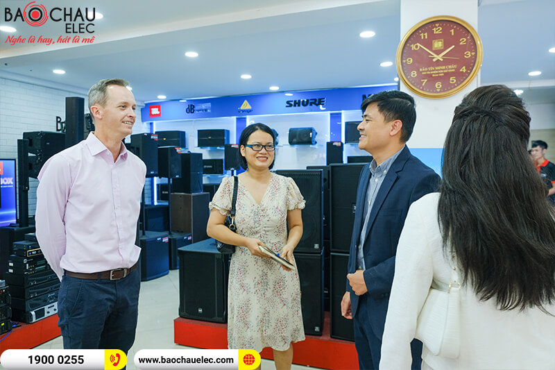 Giám Đốc Alto Professional khu vực Châu Á Thái Bình Dương Mr. Mark Spies sang thăm và làm việc tại Bảo Châu Elec