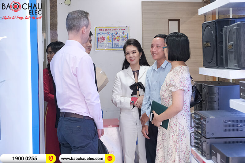 Giám Đốc Alto Professional khu vực Châu Á Thái Bình Dương Mr. Mark Spies sang thăm và làm việc tại Bảo Châu Elec