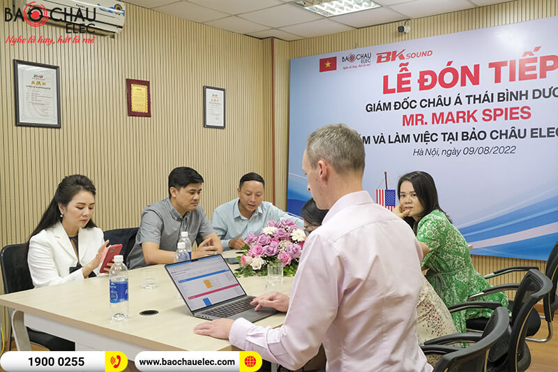 Giám Đốc Alto Professional khu vực Châu Á Thái Bình Dương Mr. Mark Spies sang thăm và làm việc tại Bảo Châu Elec