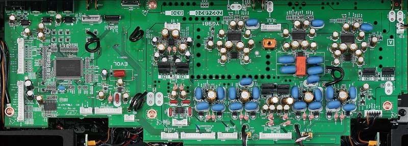 Amply Yamaha A-S1100 (Bạc) Cấu hình riêng biệt toàn bộ giai đoạn để tái tạo mạnh mẽ các nốt cao