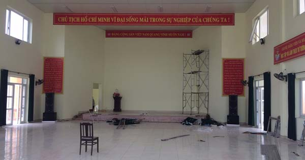 Lắp đặt dàn âm thanh hội trường thôn Lạc Trung