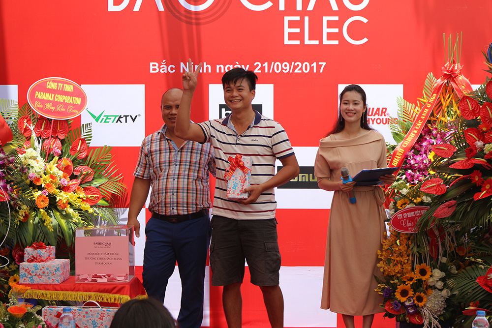 Khách hàng trúng giải ba -01