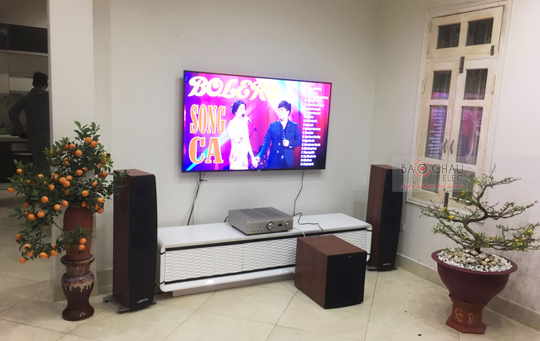 Lắp đặt dàn âm thanh nghe nhạc gia đình anh Hùng tại KĐT Dịch Vọng HN - 01 Lắp đặt dàn âm thanh nghe nhạc gia đình anh Hùng tại KĐT Dịch Vọng HN - 01