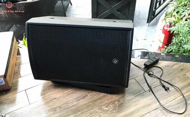 Lắp đặt âm thanh Club America Latina 12